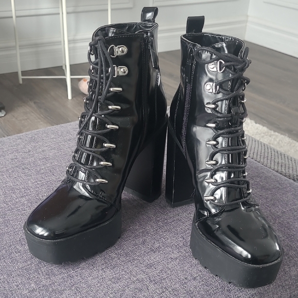 Zara Shiny Black Patent Leather Lace-Up Women's Boots - Picture 7 of 8